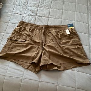 Old Navy High-Waisted StretchTech Cargo Shorts